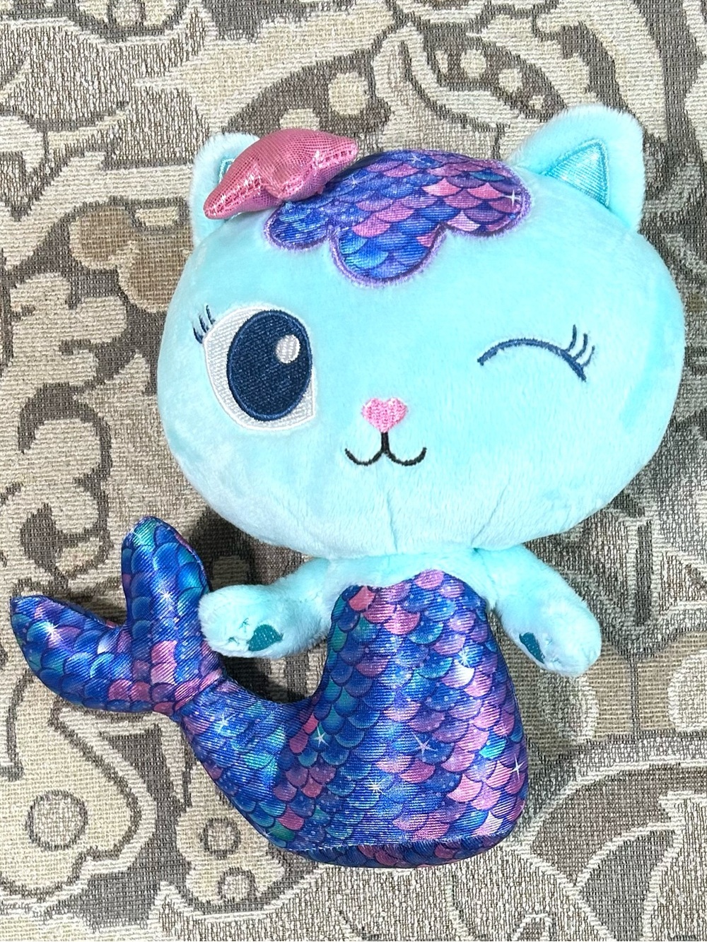Gabby’s Dollhouse MerCat Mermaid Cat Purr-ific Plush Iridescent Scales 8”